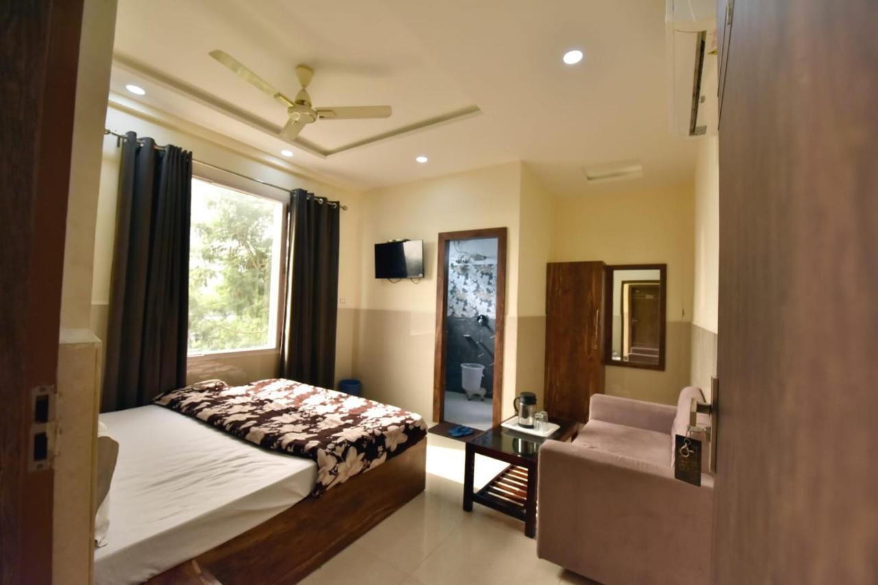 Royal Inn Jammu Exterior foto