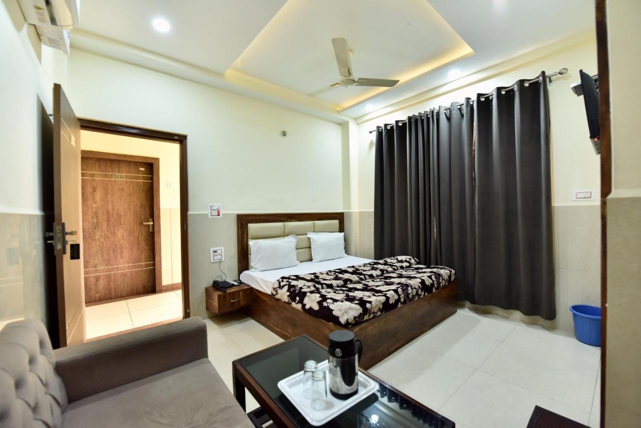 Royal Inn Jammu Exterior foto
