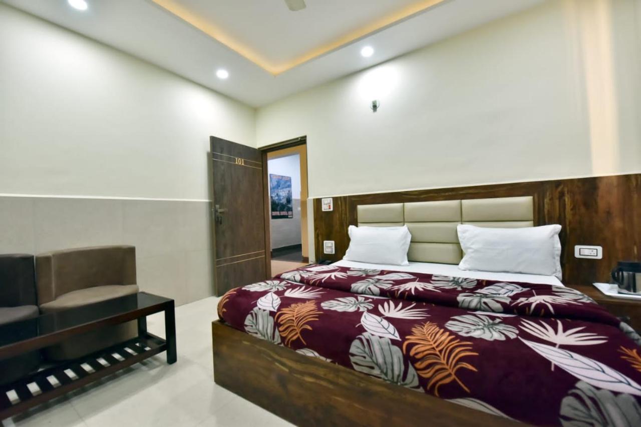 Royal Inn Jammu Exterior foto