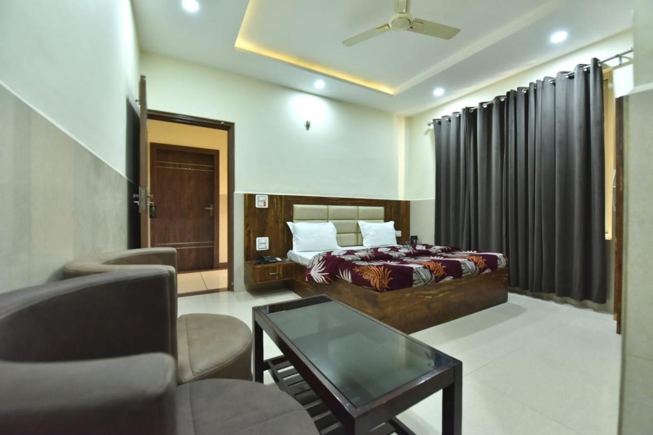 Royal Inn Jammu Exterior foto