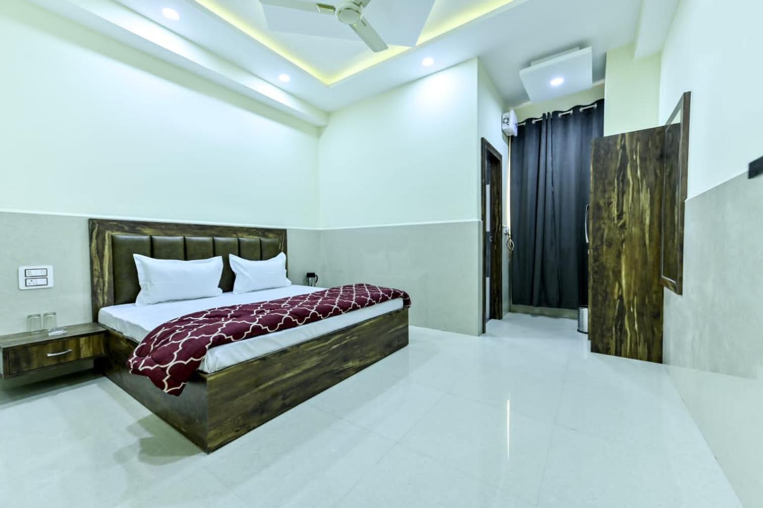 Royal Inn Jammu Exterior foto