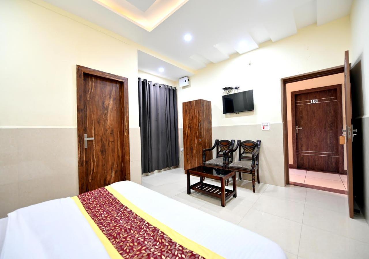 Royal Inn Jammu Exterior foto